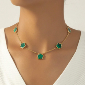 Naszyjnik szczęścia- czterolistna koniczynka.