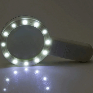 12-diodowa podświetlana lupa, 30-krotne powiększenie.